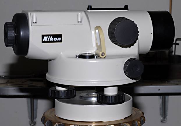 Máy thủy bình tự động Nikon AE-7C